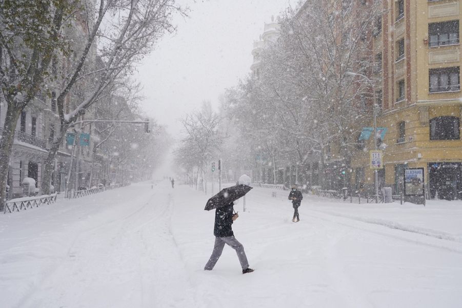 Une Tempête De Neige Sème Le Chaos En Espagne 11