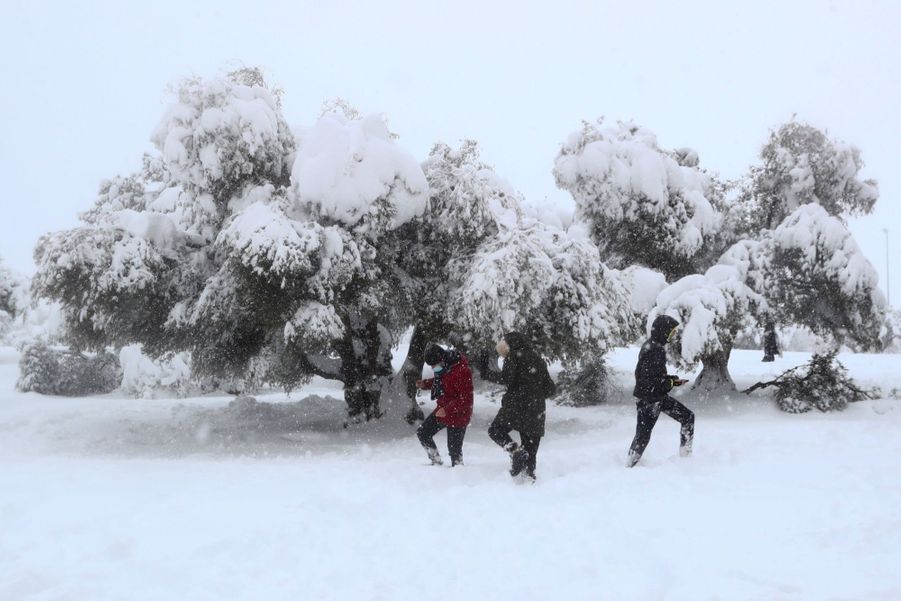 Une Tempête De Neige Sème Le Chaos En Espagne 14