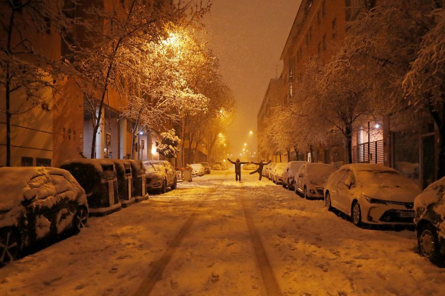Une Tempête De Neige Sème Le Chaos En Espagne 6