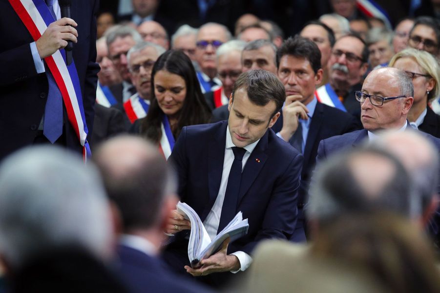 A Grand Bourgtheroulde Macron Souhaite Un Débat Sans Tabou