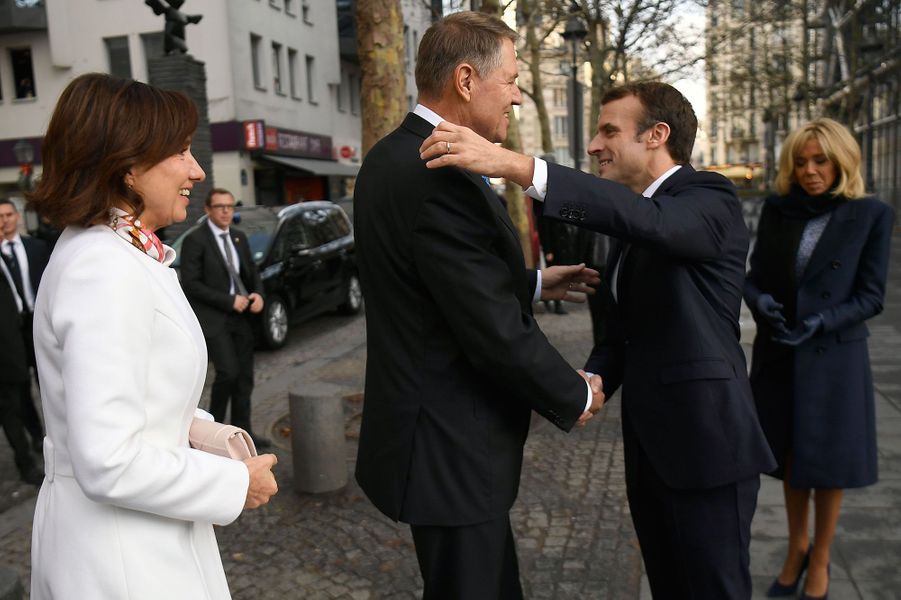 Emmanuel Et Brigitte Macron Au Centre Pompidou Avec Le Couple Presidentiel Roumain