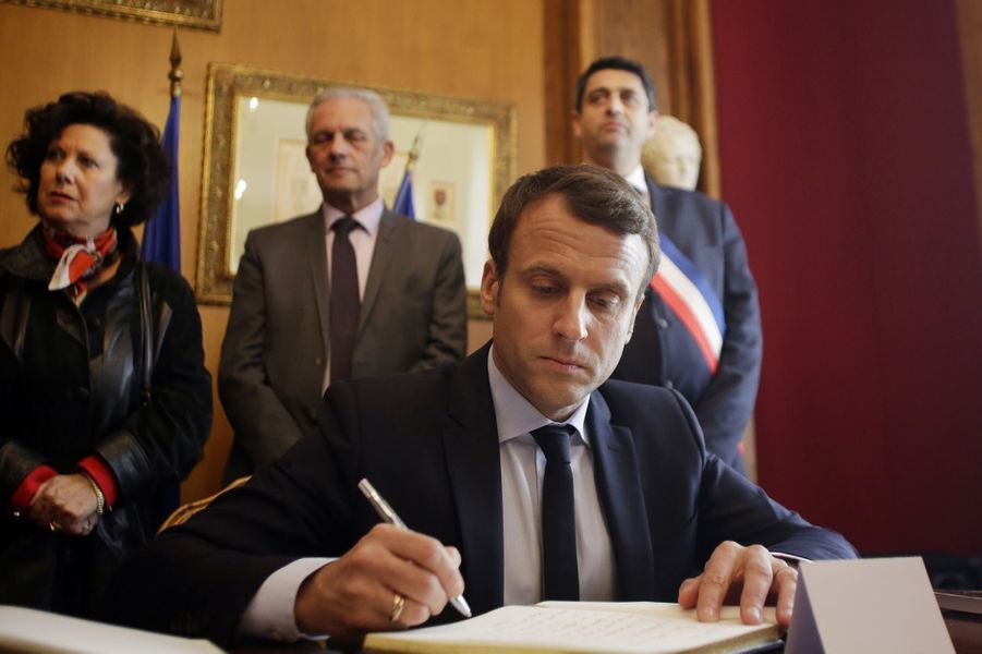 Macron à Oradour : "Ne pas se souvenir, c'est prendre le ...