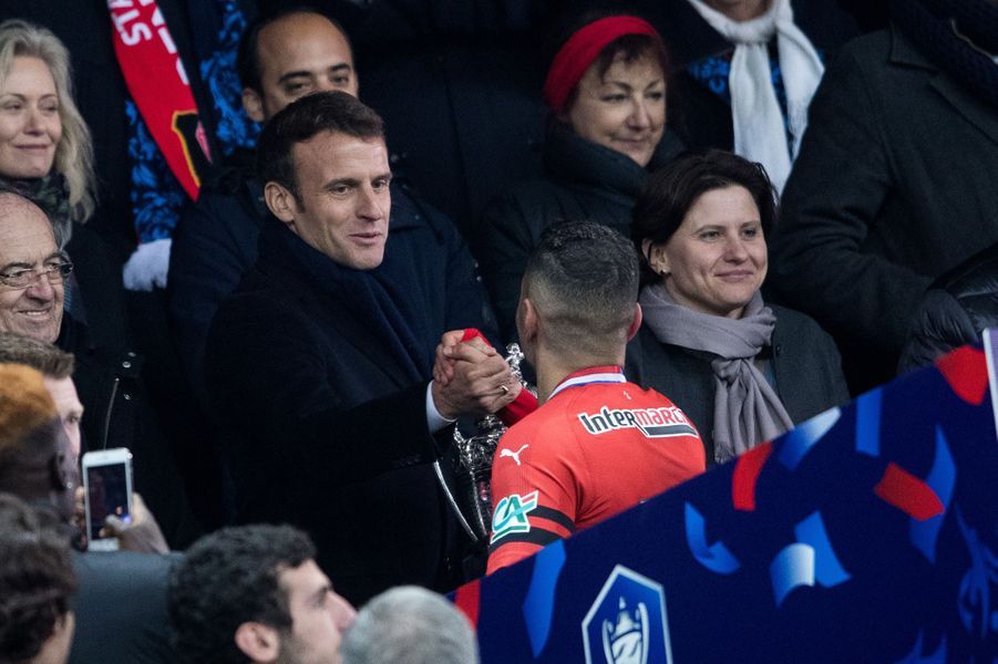 Emmanuel Macron au stade de France avec son frère Laurent ...