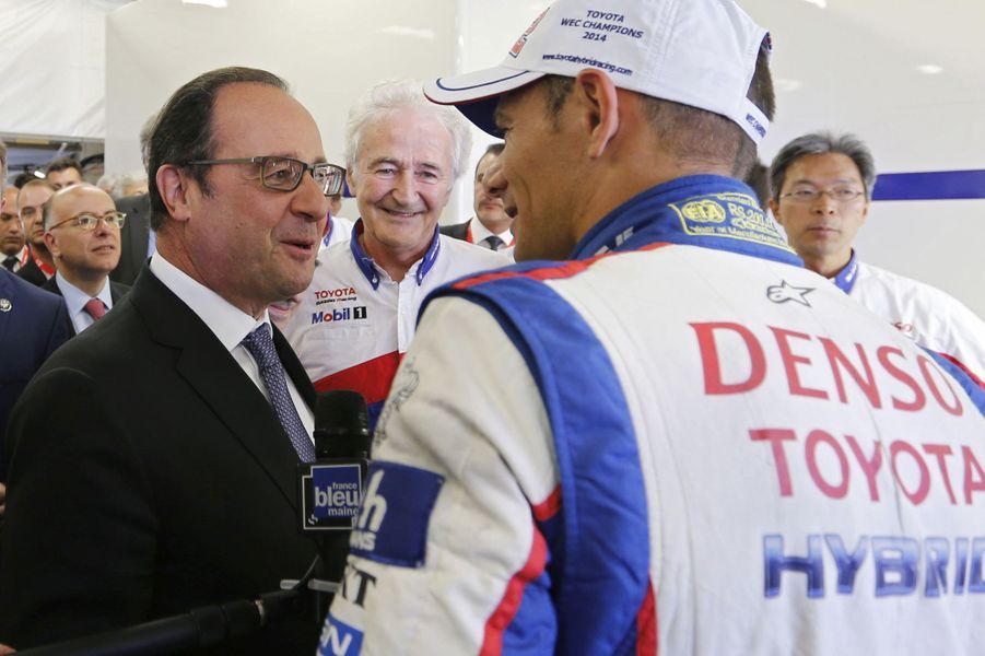 24 Heures Du Mans Francois Hollande Donne Le Coup D Envoi Avec Patrick Dempsey