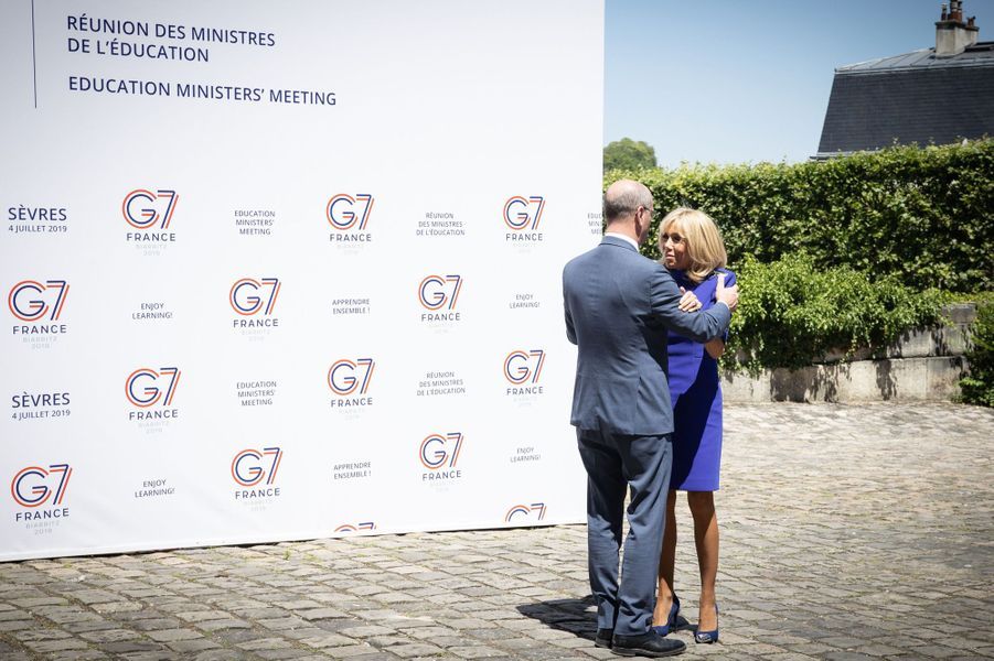 La Peur Est Dans Un Autre Camp Brigitte Macron Poursuit Sa Lutte Contre Le Harcelement Scolaire