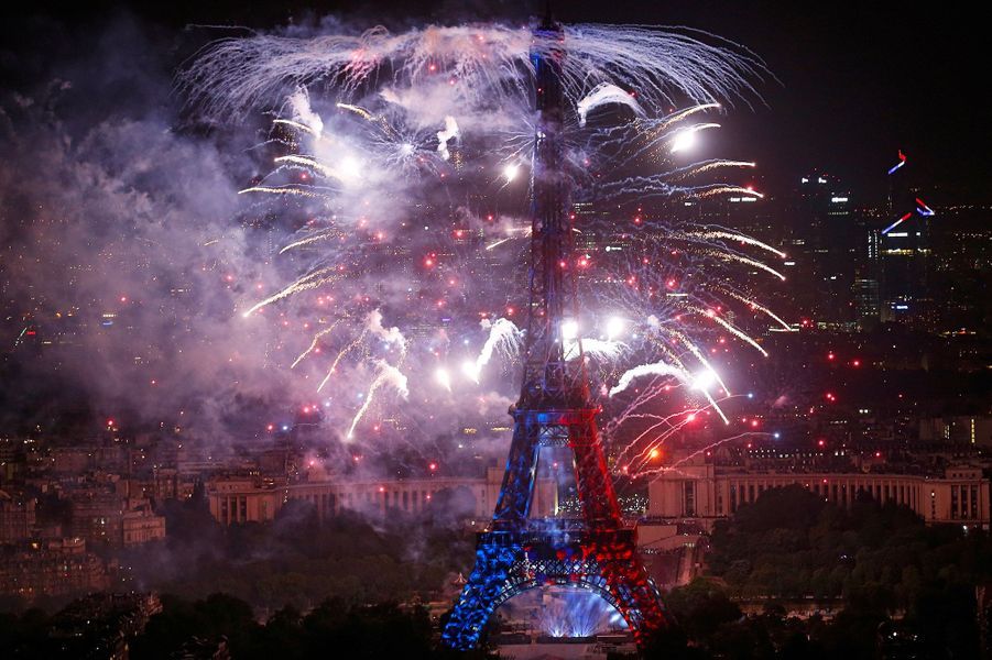 14Juillet revivez le sublime feu d’artifice de la Tour Eiffel