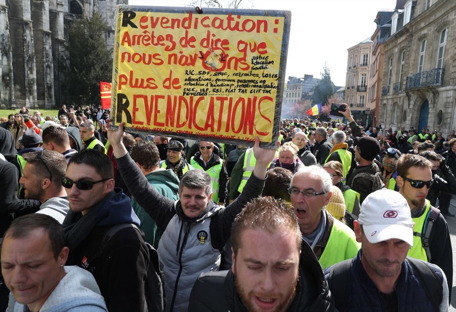Echauffourées à Rouen Durant La Manifestation Des Gilets