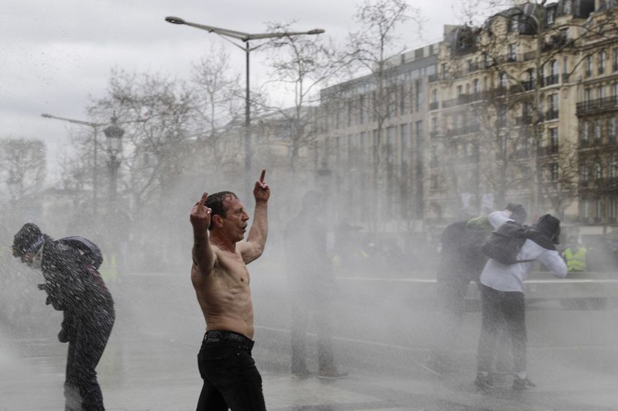 Lacte 18 Des Gilets Jaunes En Images Des Incidents à Paris