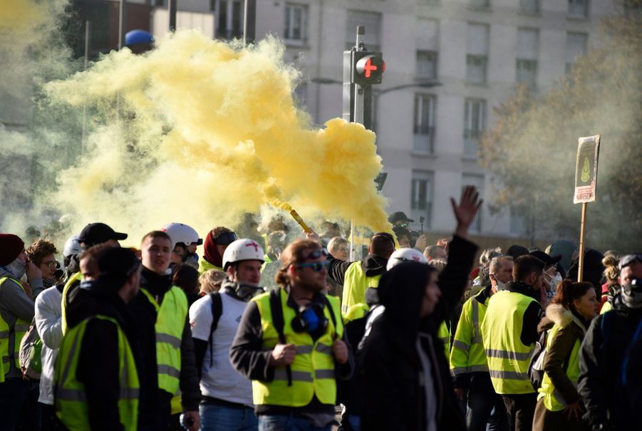 Les Gilets Jaunes Toujours Mobilisés Pour Leur Acte 15