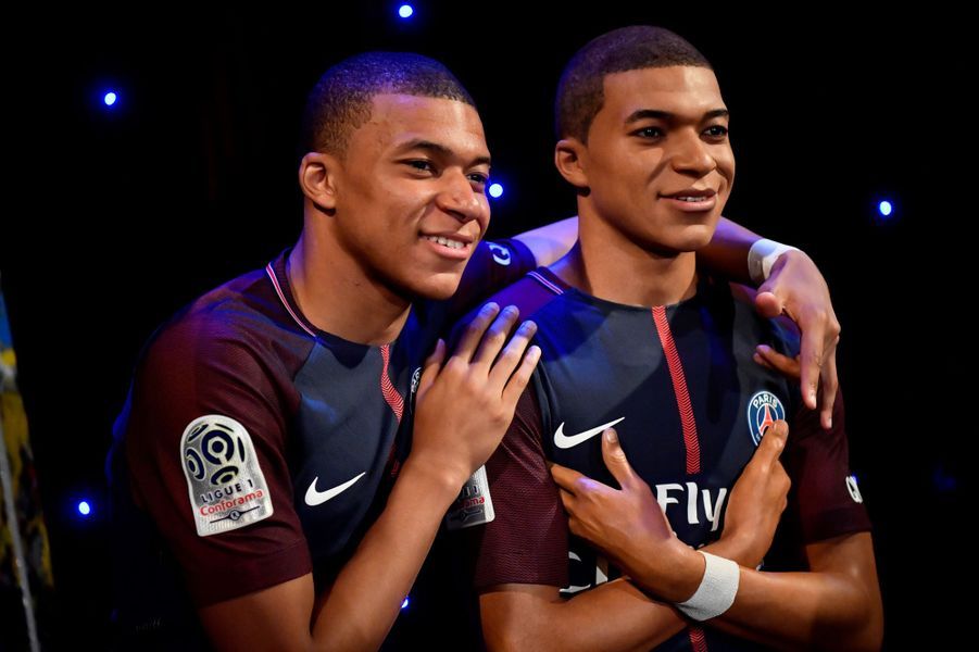 La soirée de rêve de Kylian Mbappé et son double au Musée Grévin