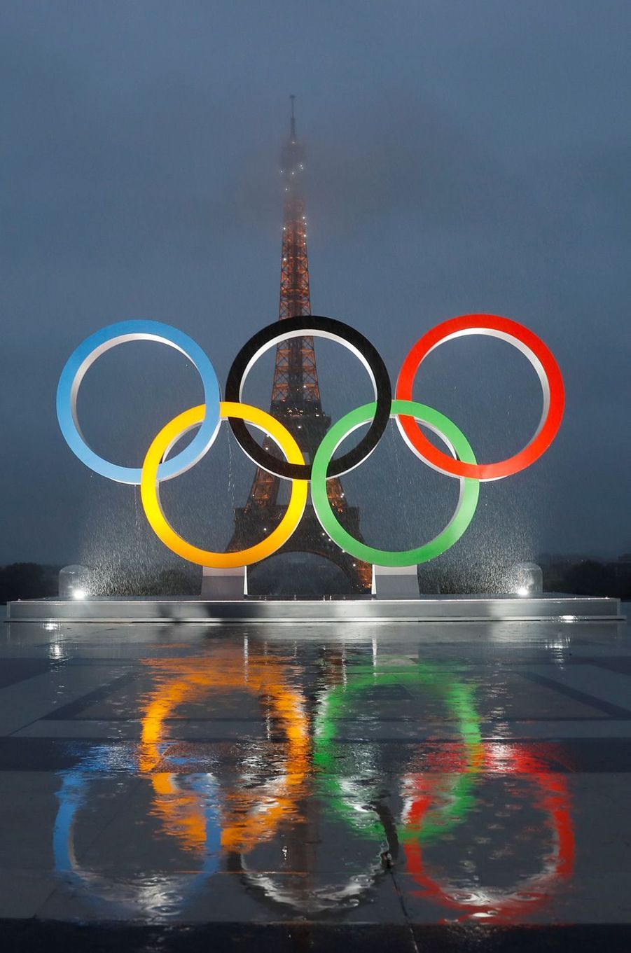 Les anneaux olympiques brillent déjà à Paris
