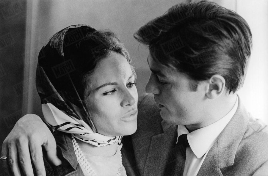 Nathalie et Alain Delon, leur amour en photos dans Match