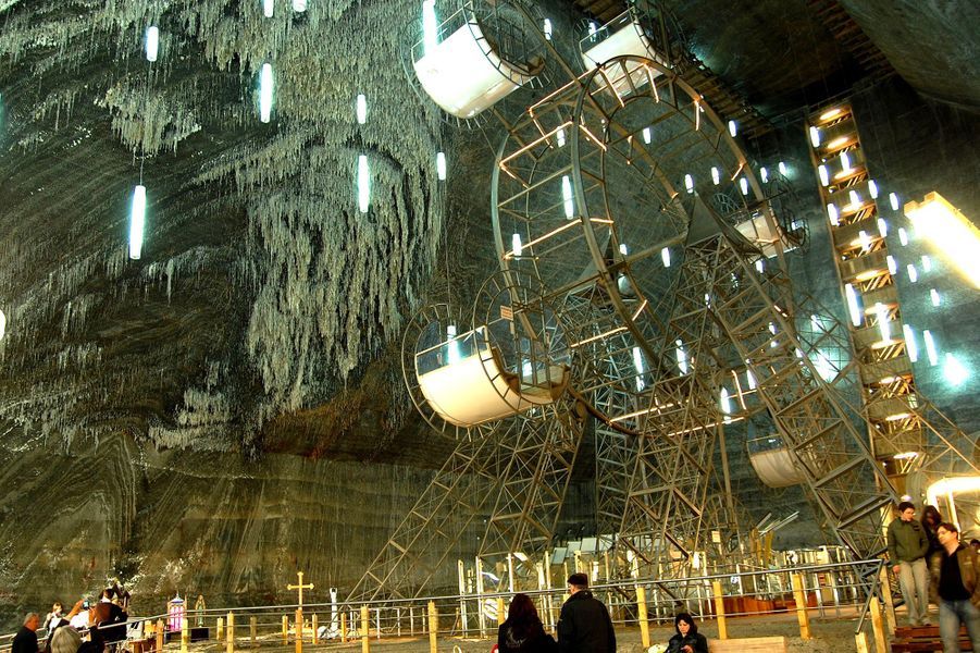 Cette mine de sel cache un parc d’attraction