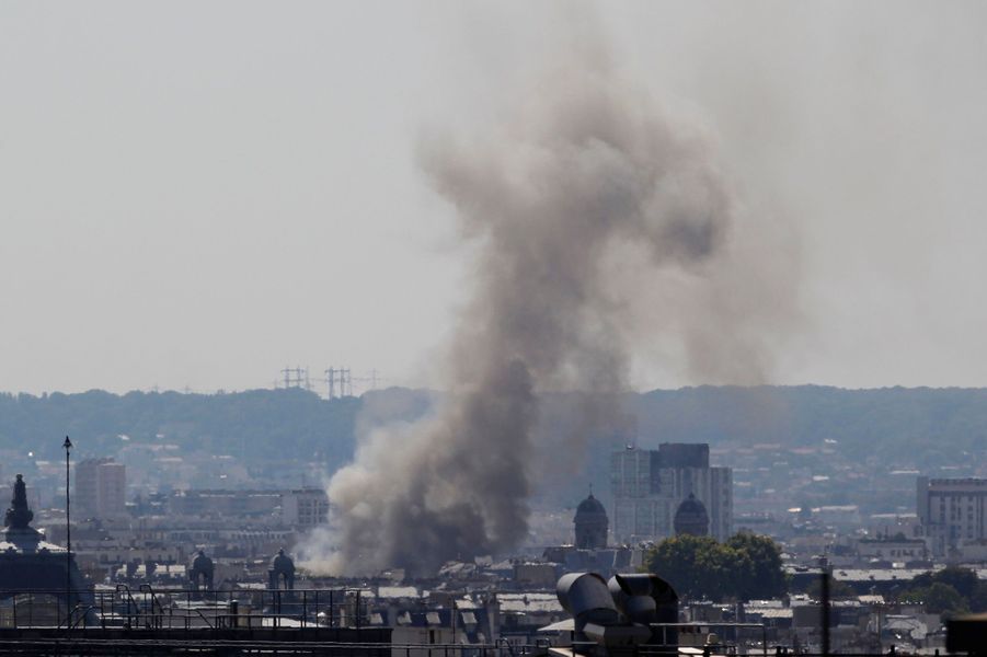 Incendie spectaculaire en plein Paris
