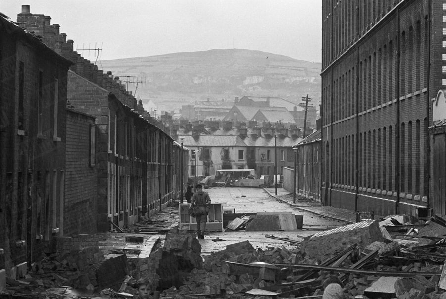 Photo De Presse 1971 - Attentat à Belfast, Irlande Du Nord - Noir Et Blanc