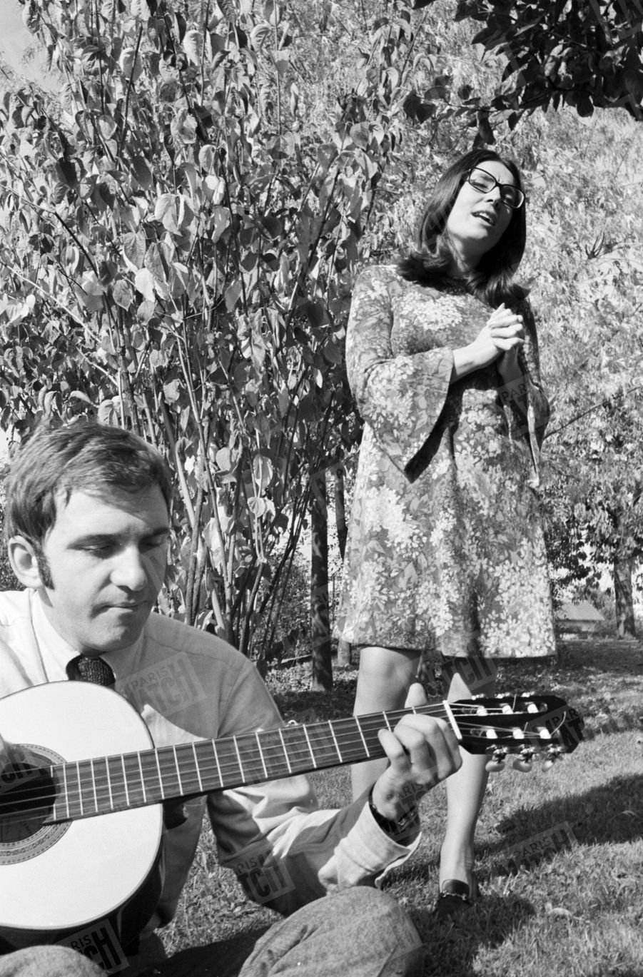 Nana Mouskouri sans pour son premier