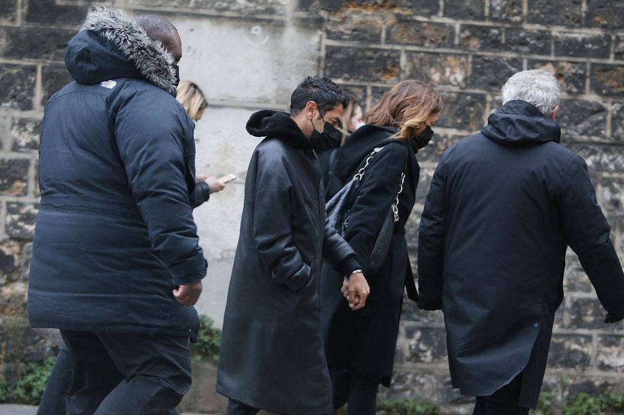 Obsèques de Jean-Pierre Bacri : Agnès Jaoui bien entourée pour un dernier adieu