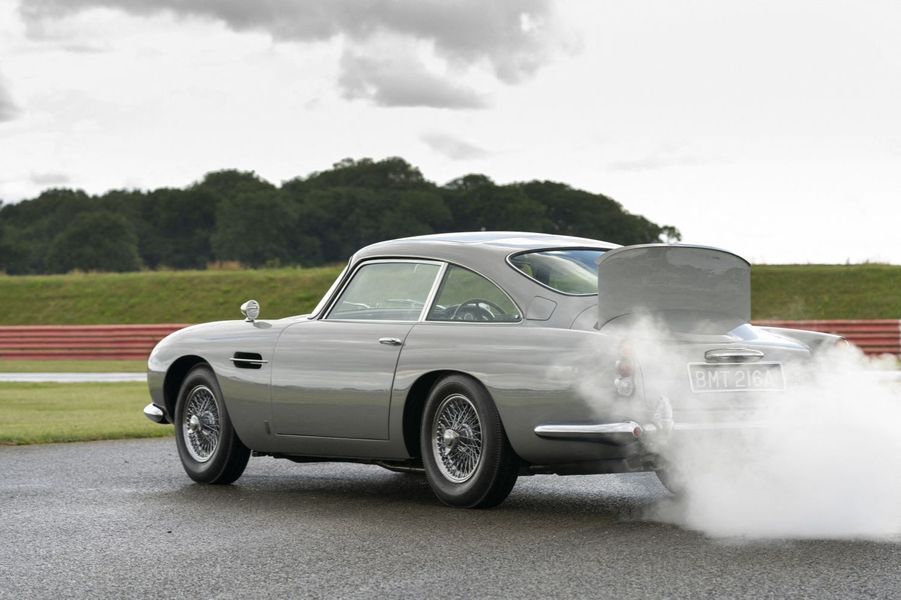 Aston martin d85