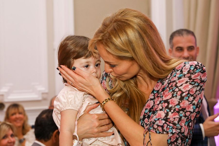 Adriana Karembeu, première sortie avec sa fille Nina sur le tapis rouge