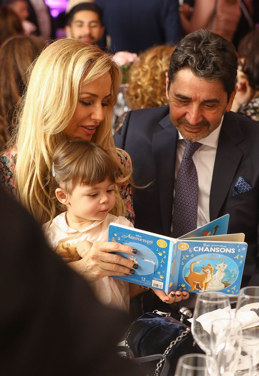Adriana Karembeu, première sortie avec sa fille Nina sur le tapis rouge