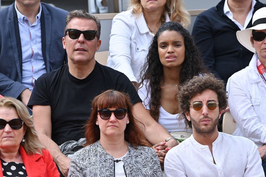 Anne-Claire Coudray, rayonnante à Roland-Garros avec son compagnon