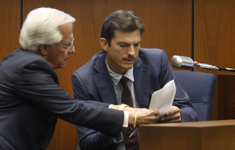 Ashton Kutcher témoigne dans un procès pour meurtre Ashton Kutcher témoigne dans un procès pour meurtre