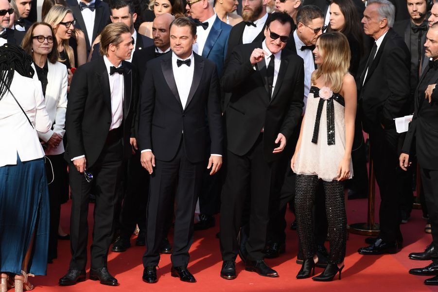 Cinéma-Cinéma - Page 7 Brad-Pitt-Leonardo-DiCaprio-Quentin-Tarantino-et-Margot-Robbie