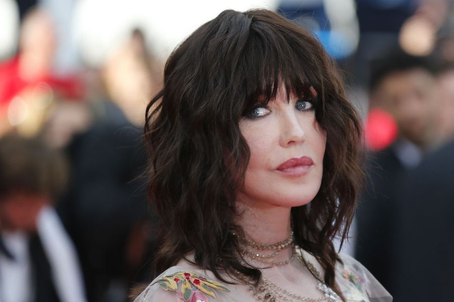 Quelles Sont Les Origines De Isabelle Adjani Cannes 2018: Isabelle Adjani, rayonnante sur le tapis rouge
