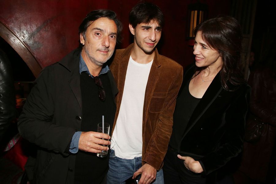 Charlotte Gainsbourg Yvan Attal Et Leur Fils Ben Joyeux Trio