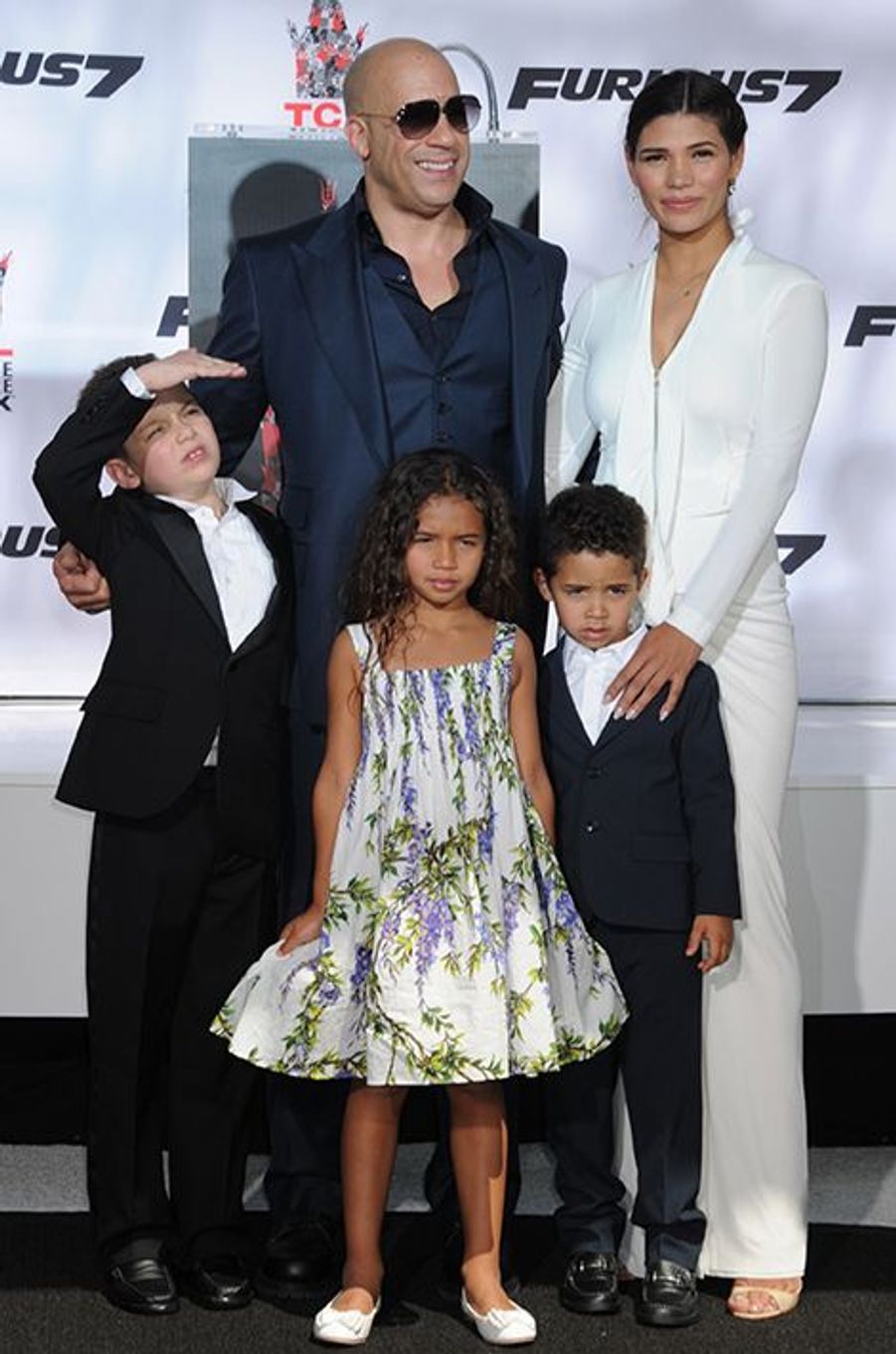 Entouré de sa famille et de ses amis Vin Diesel laisse son empreinte