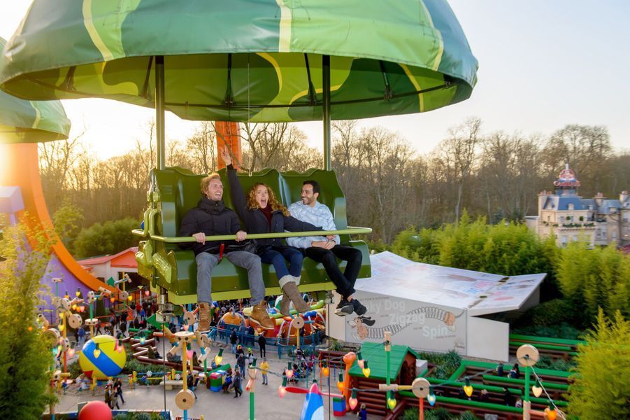 L'équipe de "Babysitting 2" s'amuse à Disneyland Paris