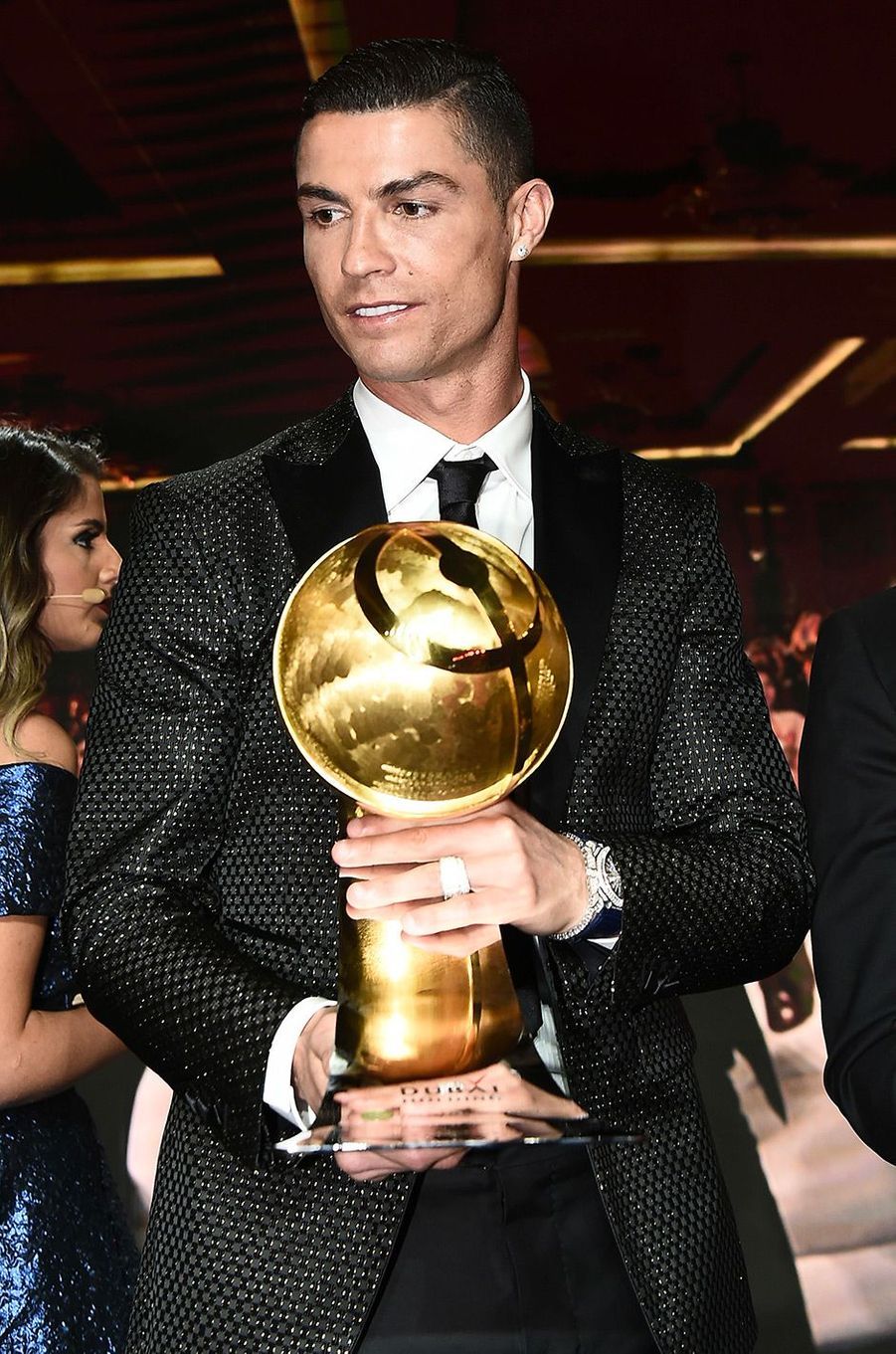 Cristiano Ronaldo honoré à Dubaï pour la plus grande ...