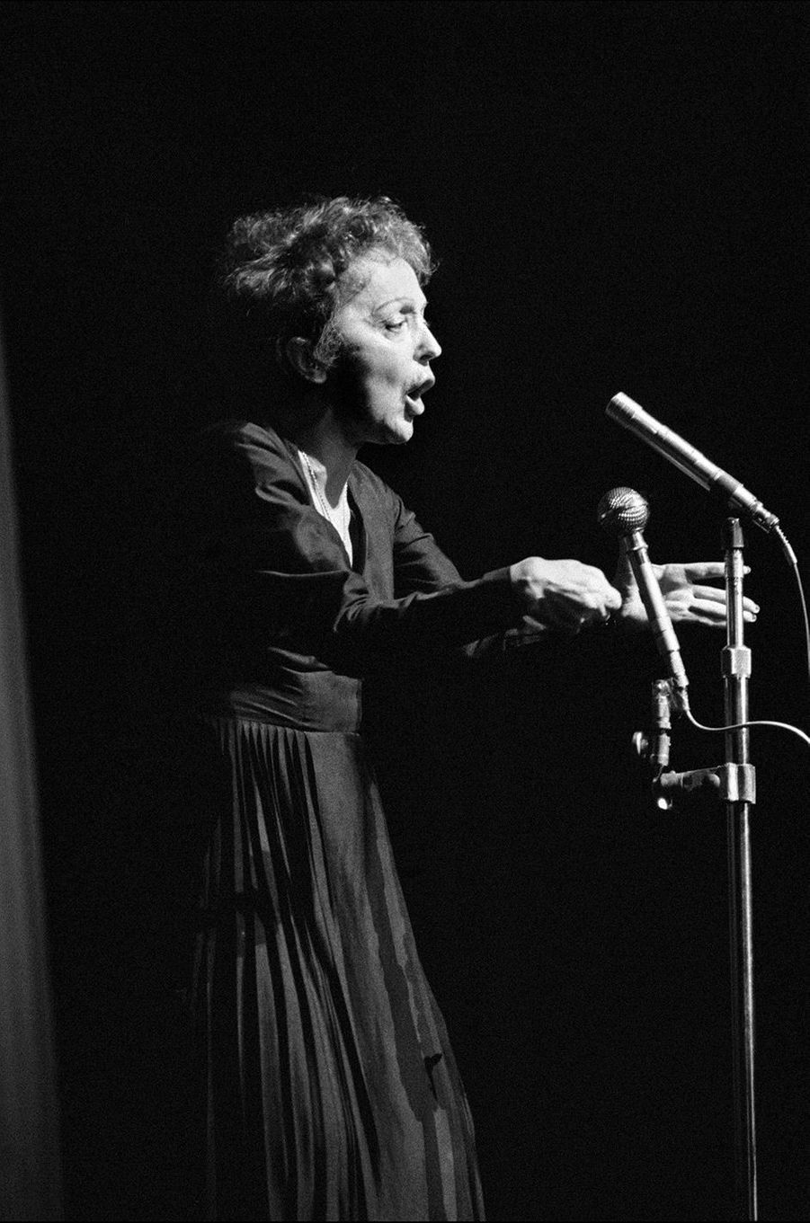 Edith Piaf en 50 photos d'exception