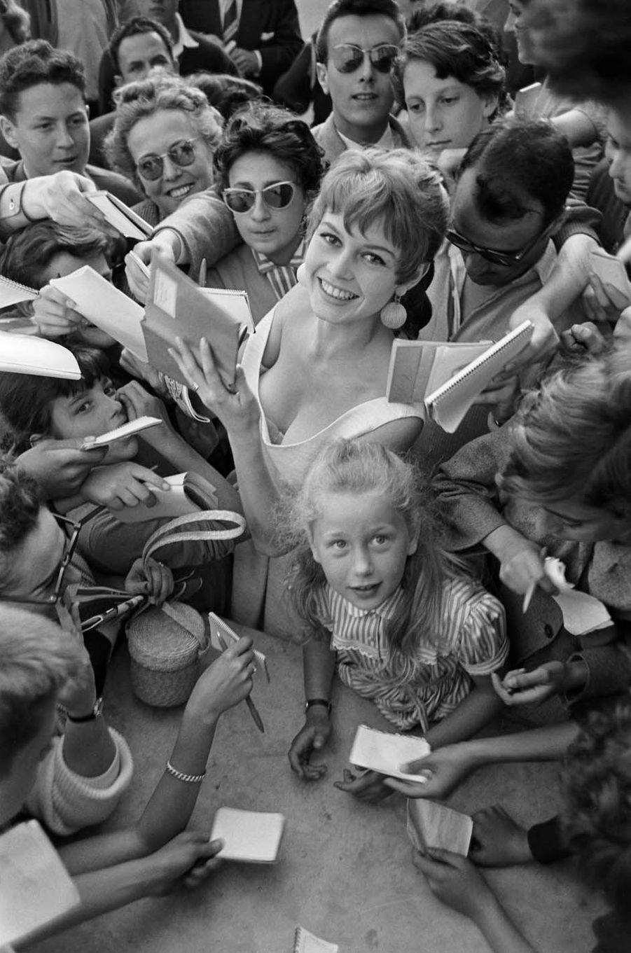 Le Semaine Incom 5 Mai 1960 - Brigitte Bardot / Fausto Coppi / Garibaldi