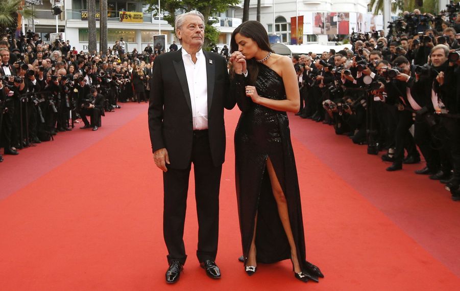 La Vie Cachée Des Filles De Poutine Paris Match