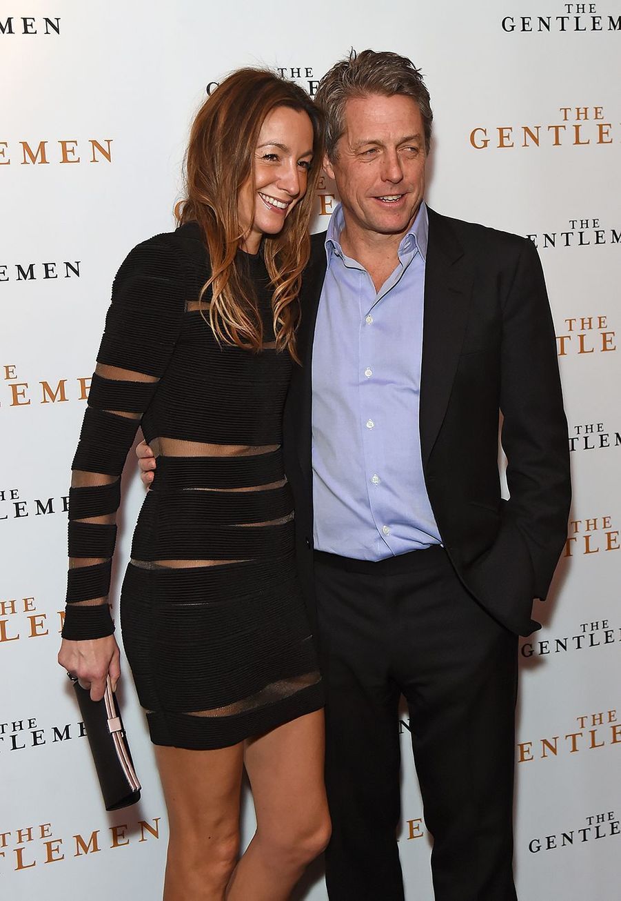 Hugh Grant célèbre son retour au cinéma avec sa femme Anna Eberstein