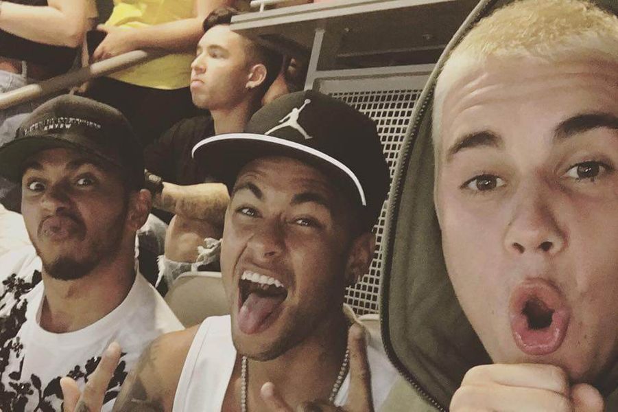 Justin Bieber Kendall Jenner Quand Neymar Pose Avec Les Stars