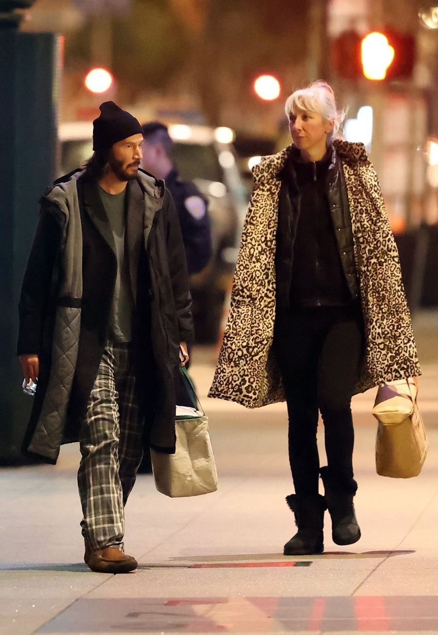 Keanu Reeves reçoit la visite de sa compagne sur le ...