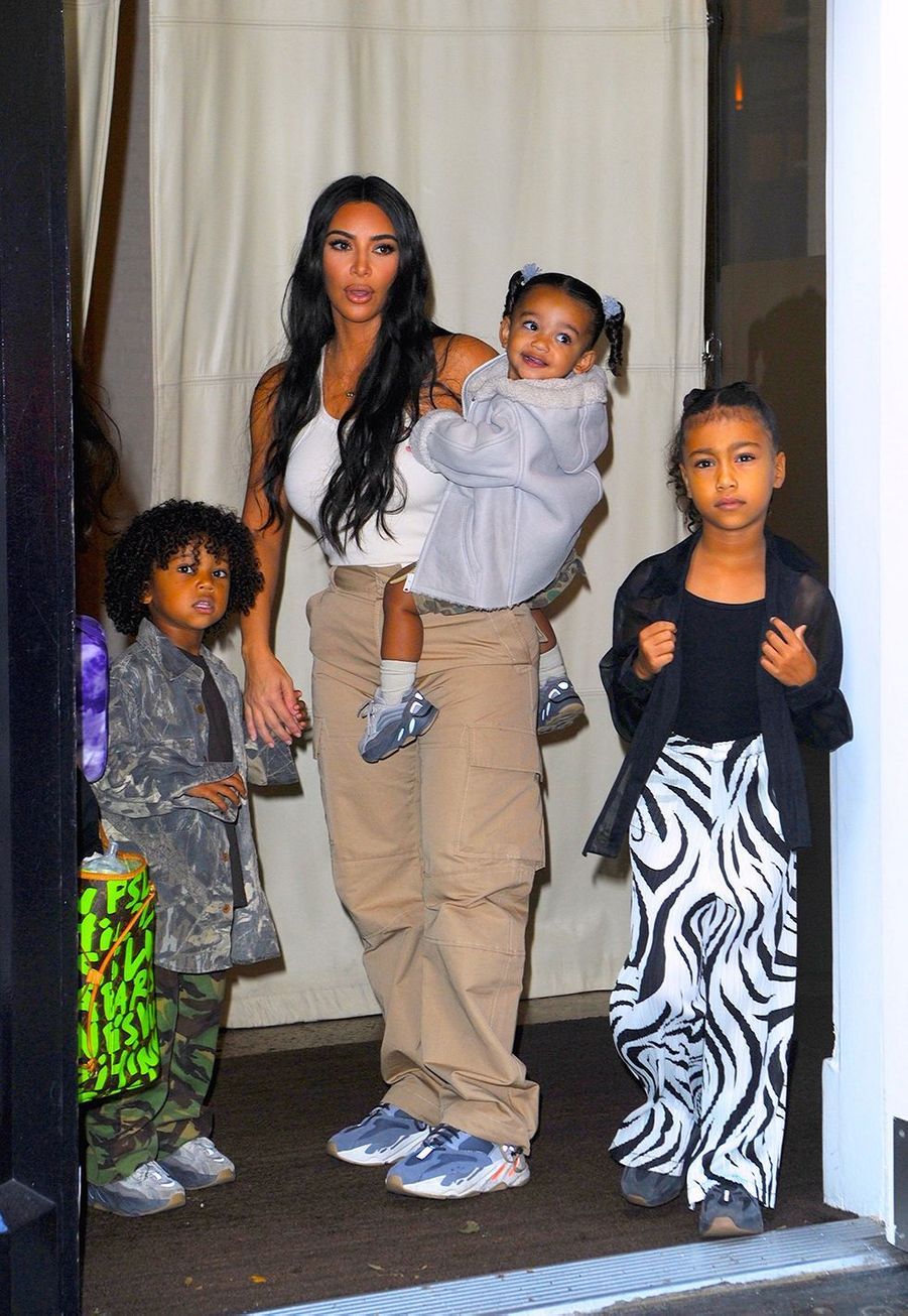 Kim Kardashian et Kanye West, virée à New York avec leurs enfants