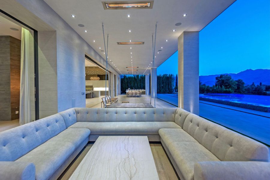 Kris Jenner S Offre Une Villa A Coachella