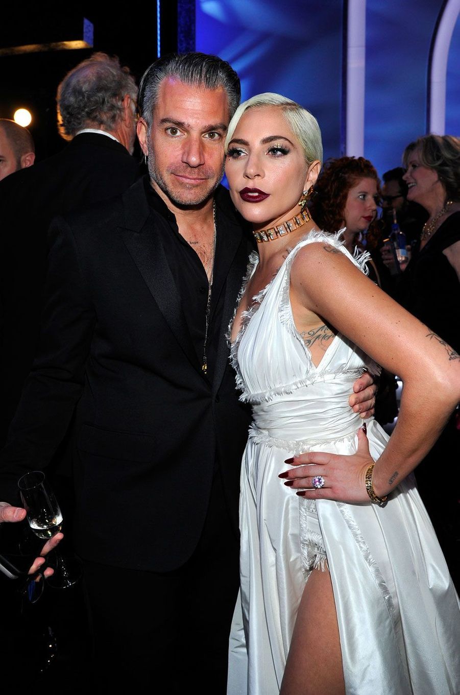 Lady Gaga, moments complices avec son fiancé Christian Carino aux SAG