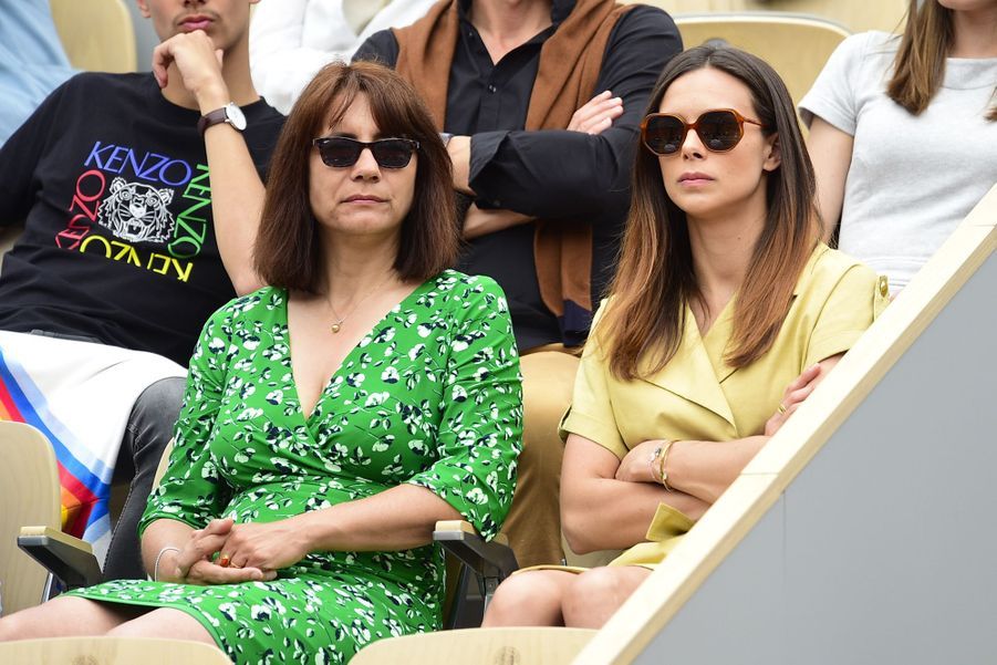 Marine Lorphelin, sortie en famille remarquée à Roland-Garros