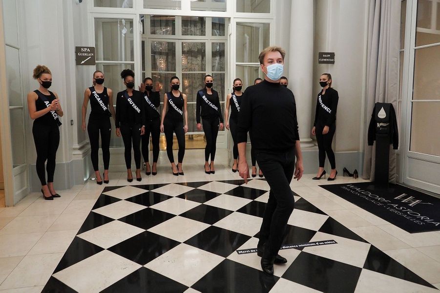 Les Miss lors du cours de défilé Les Miss lors du cours de défilé