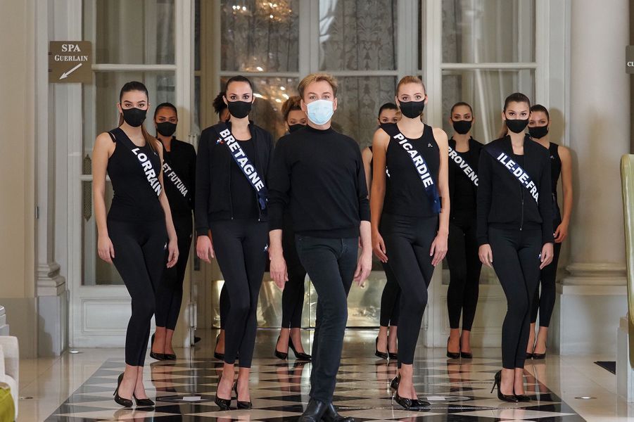 Les Miss lors du cours de défilé Les Miss lors du cours de défilé