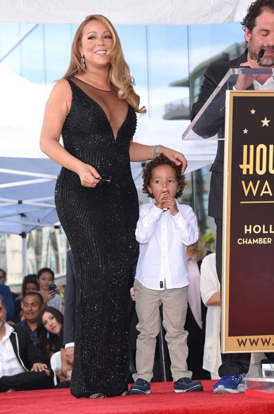 Mariah Carey Reçoit Son étoile Son Fils Moroccan Perturbe La Cérémonie 