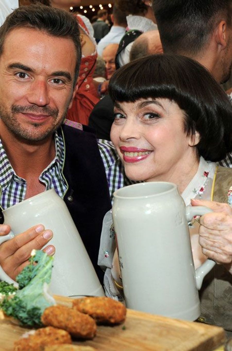 Comment S'appelle Le Compagnon De Mireille Mathieu