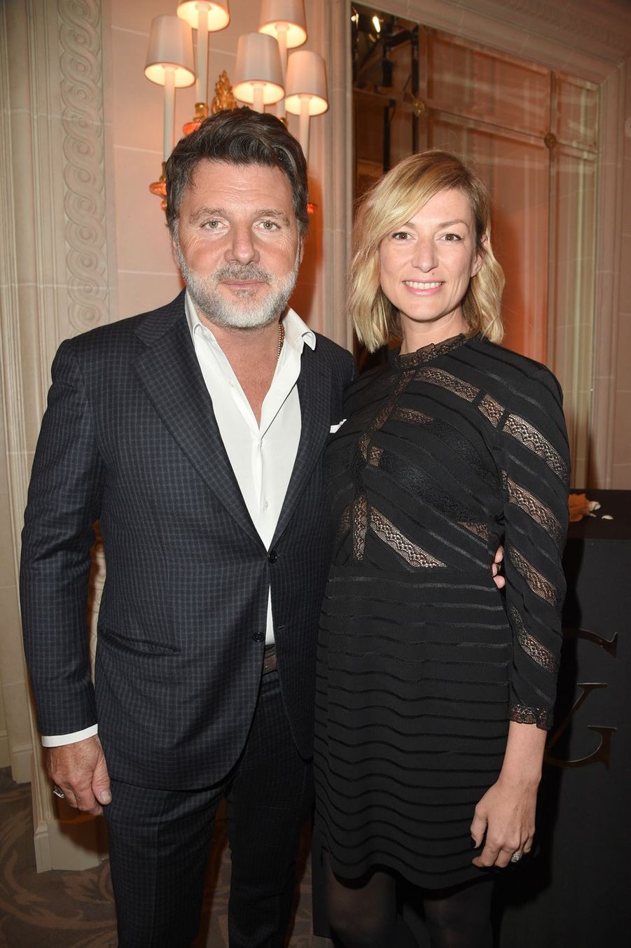 Philippe Lellouche et sa compagne font une apparition ...