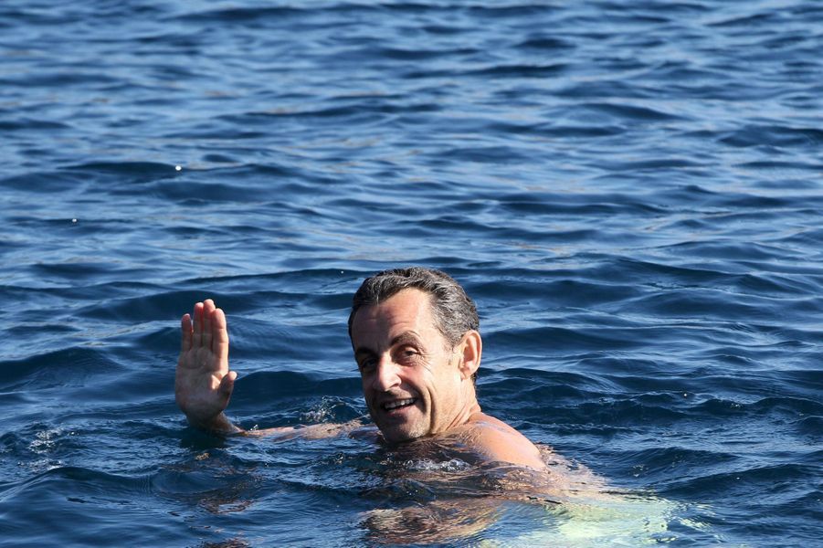 Nicolas Sarkozy en vacances, loin de la tourmente