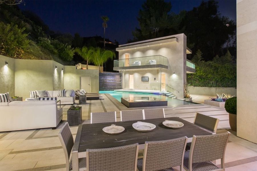 Rihanna Decouvrez Sa Nouvelle Maison A Los Angeles