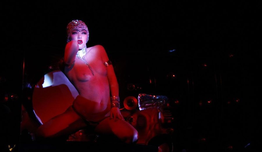 Le Crazy Horse Vu Par Christian Louboutin Le Crazy Horse Vu Par Christian Louboutin
